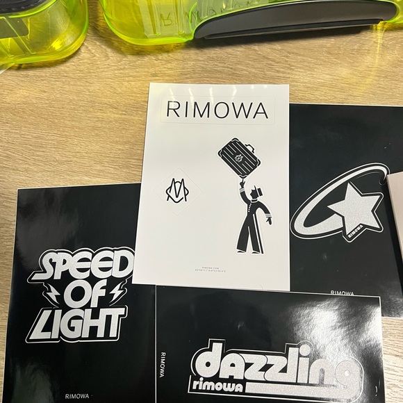 Rimowa essential cabin both green and pink avail - Picture 6 of 8